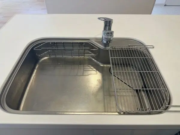 キッチンの水栓の写真です。
