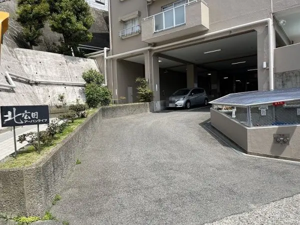 マンション入り口付近