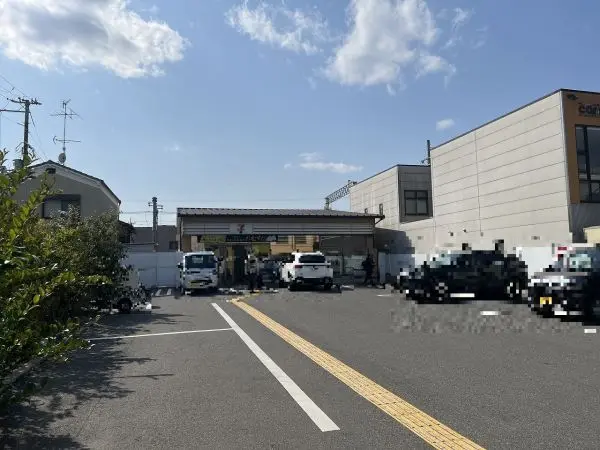 セブンイレブン京阪鳥羽街道駅前店まで徒歩4分です。
