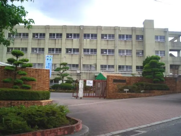 南平台小学校