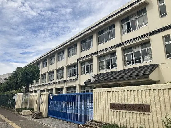 蓮池小学校徒歩１０分