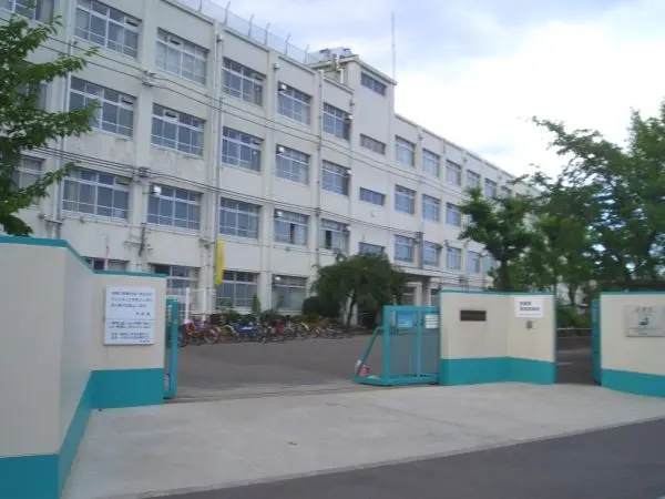市立桜台小学校まで徒歩11分