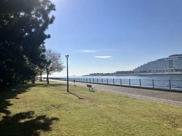 マンションの西側にある公園徒歩１分