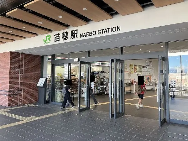 空中回廊で直結約1分。