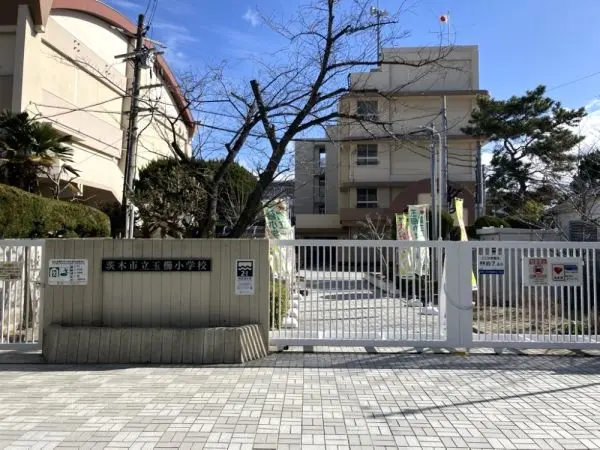 玉櫛小学校：徒歩15分（約1130m)