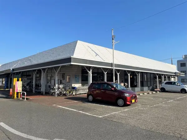 ダイエー東芦屋店までは徒歩５分です。徒歩圏内なので毎日のお買い物の負担も減らせます。