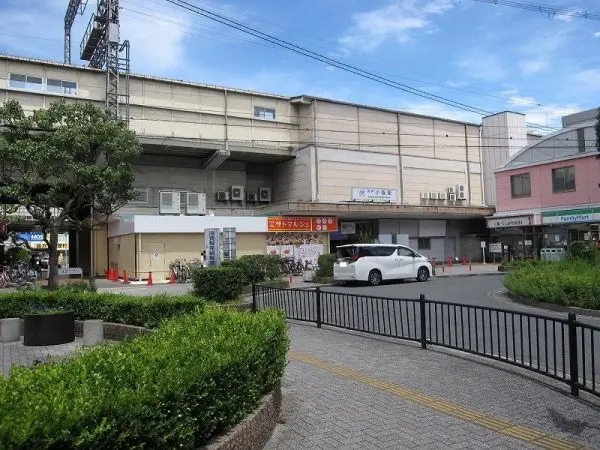 近鉄奈良線河内小阪駅まで徒歩８分（約６２０ｍ）