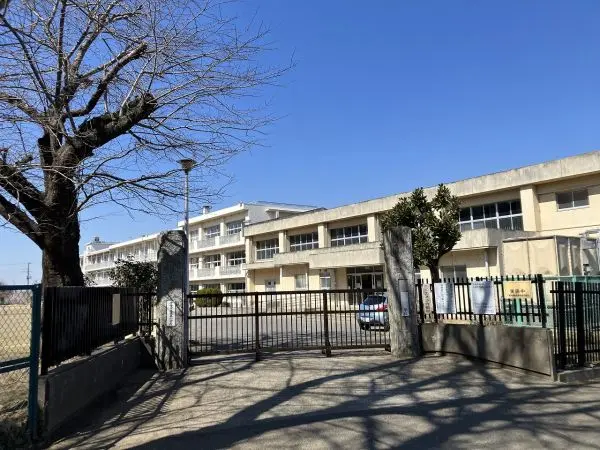 椎名小学校