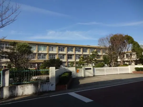 徒歩10分。