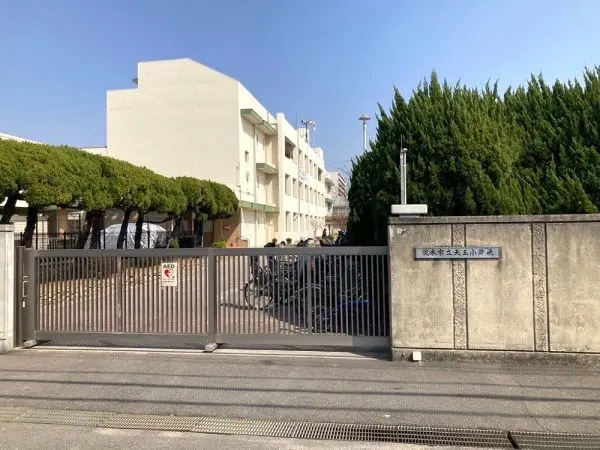 市立天王小学校：徒歩4分（約320m）