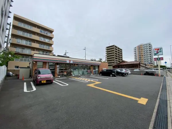 セブンイレブン明石相生町１丁目店までは徒歩２分です。毎日のお買い物もしていただきやすい距離です。