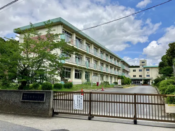 有秋東小学校