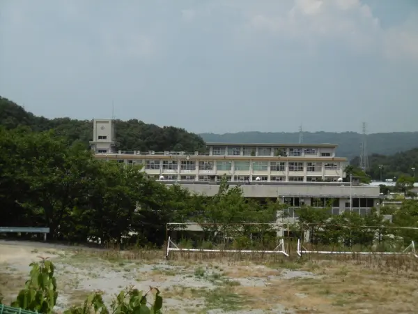 自由が丘東小学校まで徒歩15分