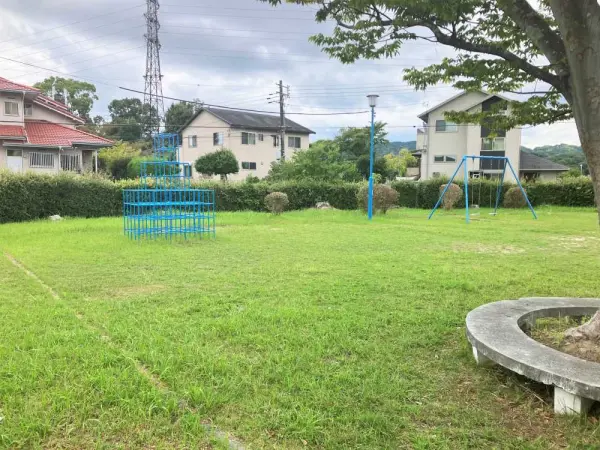 藤ノ木台第3号街区公園まで徒歩1分です。
お子さまを連れてのお出かけもしていただきやすい距離です。
