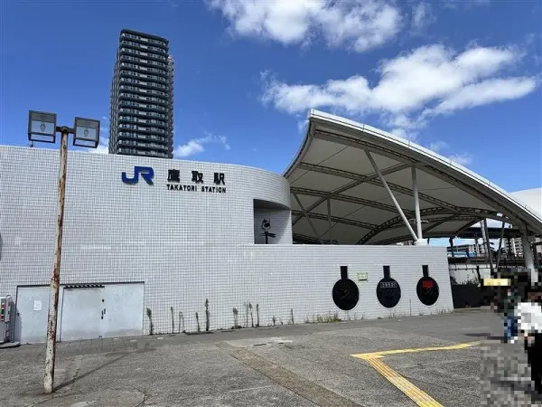 JR神戸線「鷹取」駅までは徒歩3分の好立地となっております。是非お気軽にお問い合わせください。