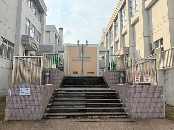 小樽市立稲穂小学校まで約500mの徒歩7分!