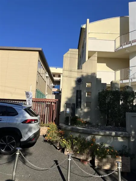 土地面積約30.25坪。建築条件なし(お好きなハウスメーカー・工務店で建築可能)。更地渡し。
