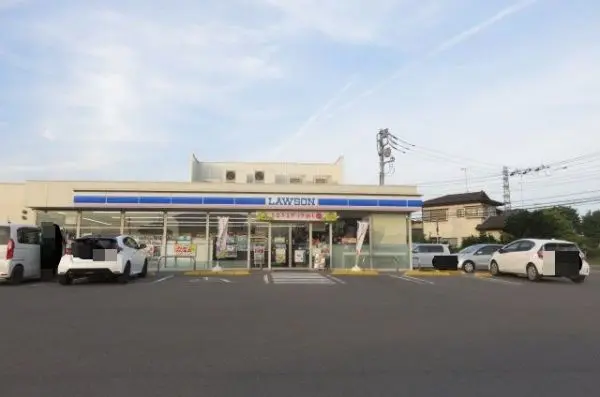 徒歩11分。お買い物はもちろん、コンビニ決済のお支払いや、荷物の配送の際にもご利用いただけます。