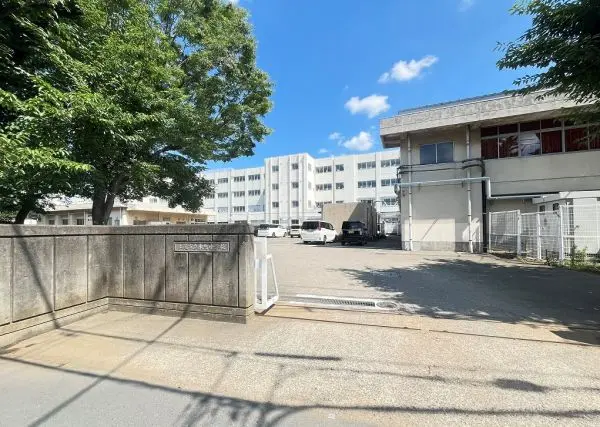 小学校まで徒歩７分
