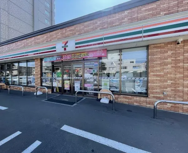 セブンイレブン 札幌北２１条東１５丁目店　約50ｍ