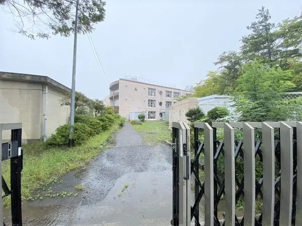 学校教育目標
豊かに　賢く　逞しい