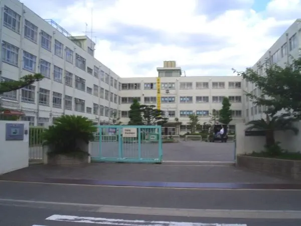 第十中学校まで徒歩19分
