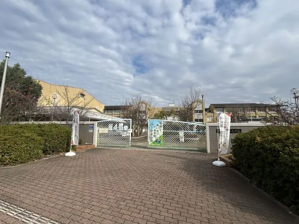 貝塚市立二色学園