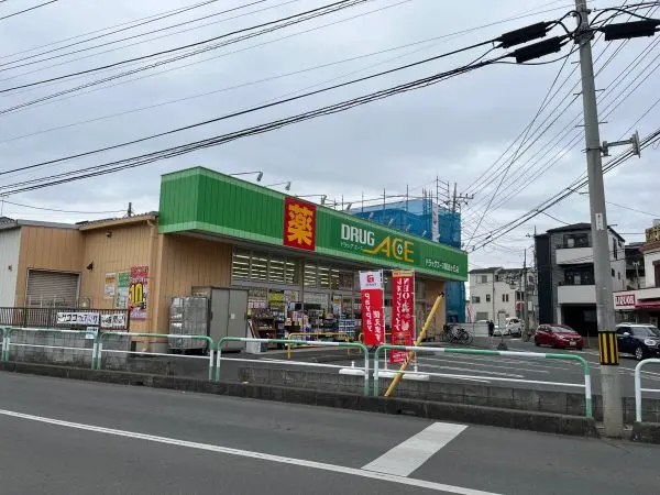 徒歩4分／