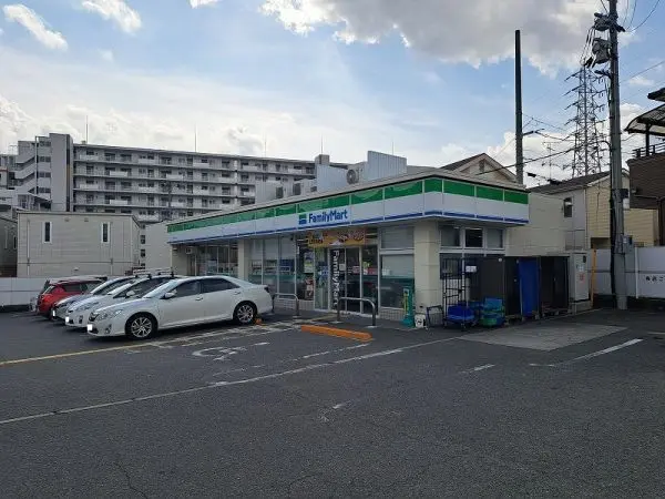 ファミリーマート光明池南店まで約徒歩５分