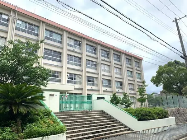 市立平木中学校徒歩１４分