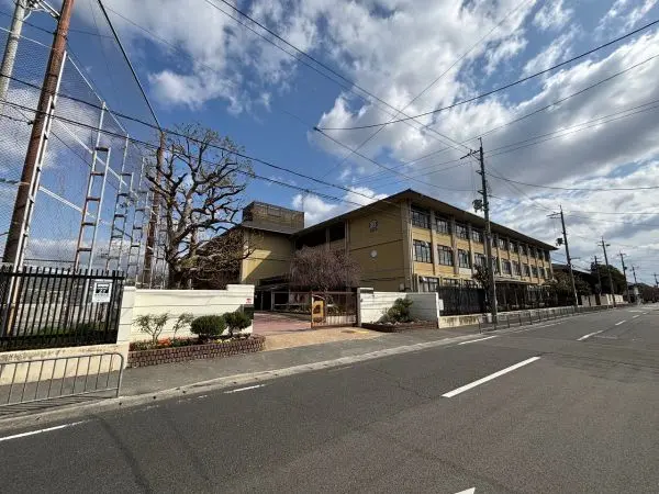 京都市立松尾中学校：徒歩11分
