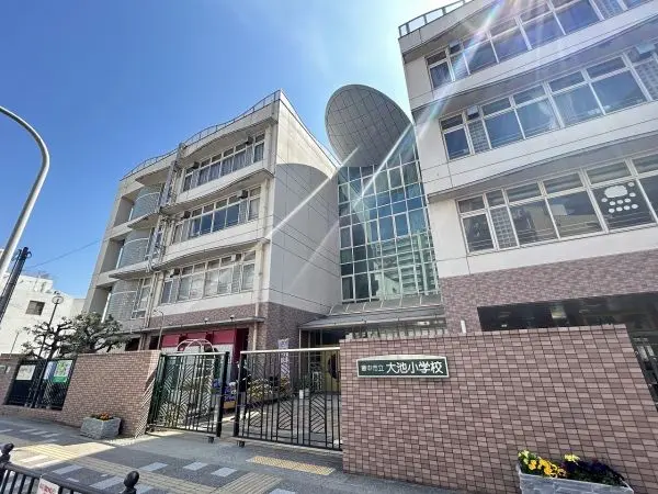豊中市立大池小学校　　学校教育目標は求めて学ぶ子どもの育成。学校HPがあり行事予定などを確認できます