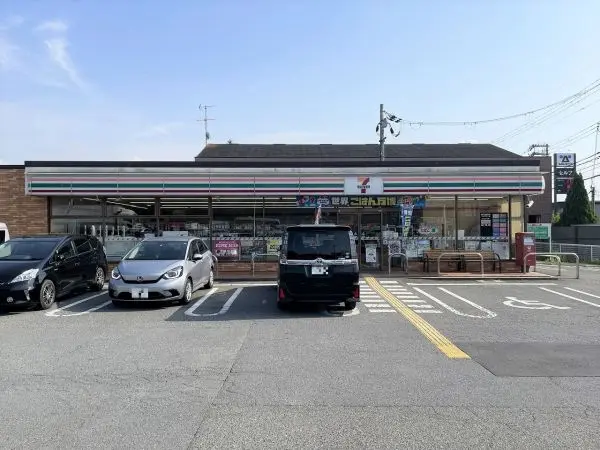 セブンイレブン天理インター南店まで徒歩１分です。至急のお買い物にも助かる距離となっております。