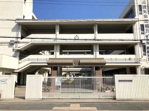 市立天王中学校：徒歩10分（約780m）
