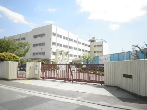 市立如是中学校