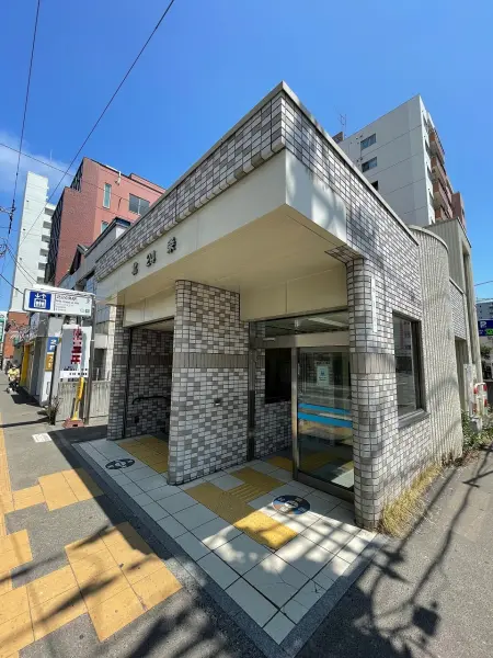 3番出入口です