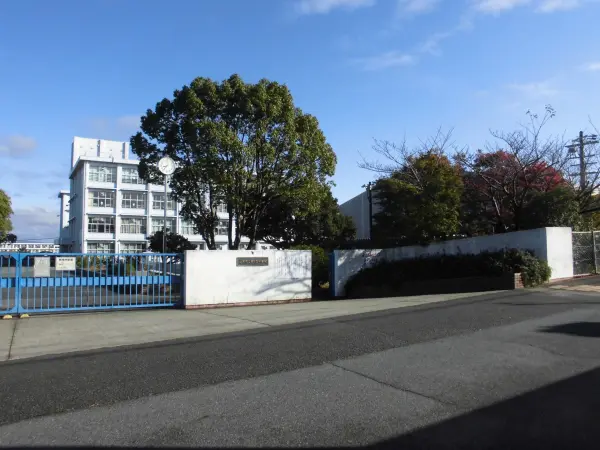 三木市立緑が丘中学校まで徒歩21分