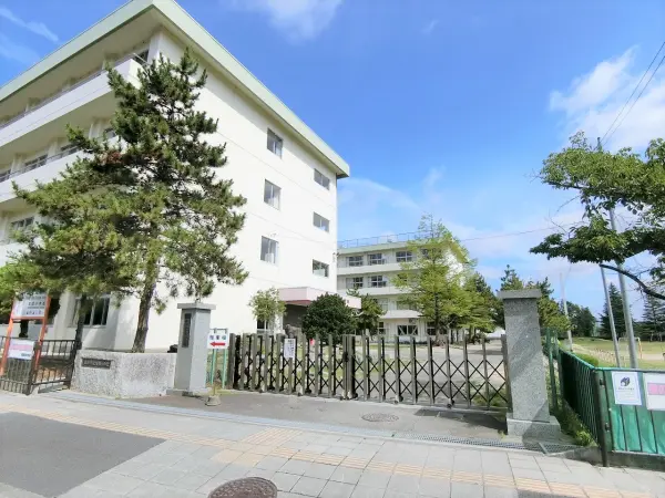 学校教育目標　豊かな心　健やかな体　確かな学力　危機対応力の育成