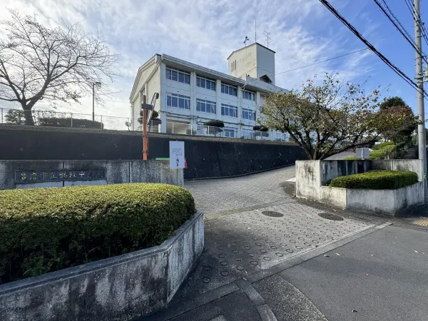 多摩市立鶴牧中学校