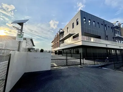 徒歩18分。毎日の通学時間は、友達とのコミュニケーションを育む大切なひと時。