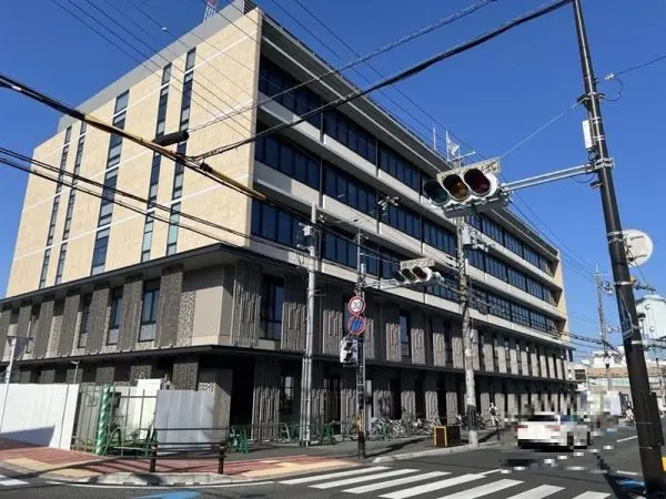 長岡京市役所まで徒歩9分です。