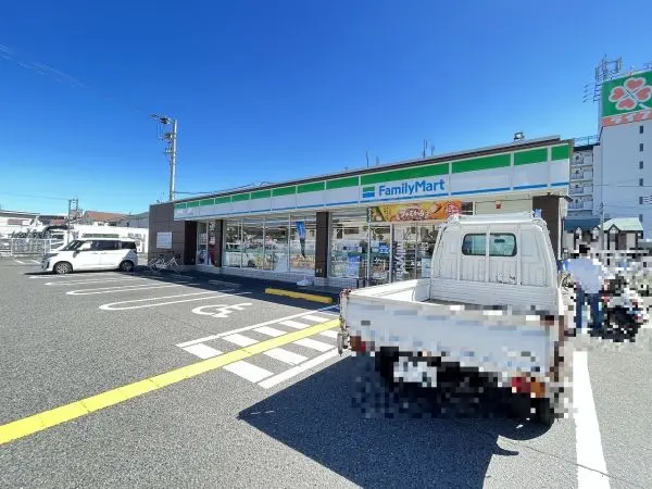 ファミリーマート小浦忠岡東店