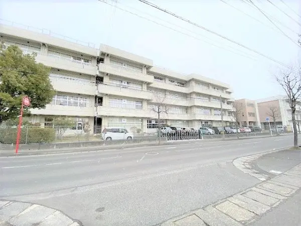 協働型学校評価重点目標「周りの人や社会のために行動できる生徒」