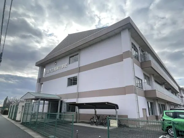 徒歩5分。6年間毎日通うのに、負担が少ない距離です。