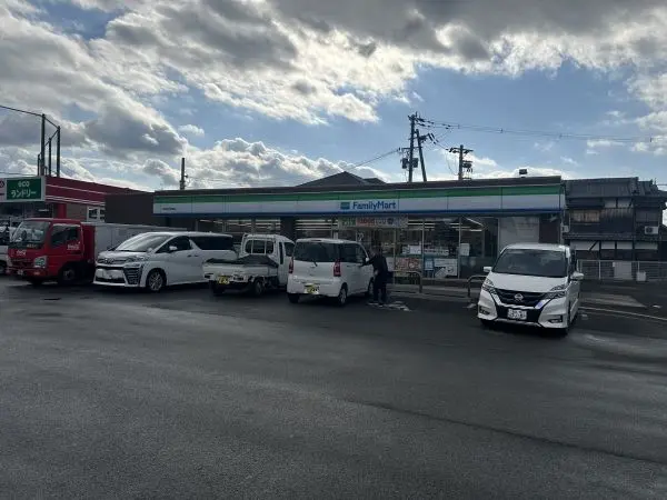 ファミリーマート岸和田上松町店