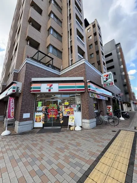 最寄りのコンビニまで徒歩5分！