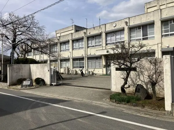 市立登美丘中学校
