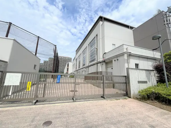 高洲中学校