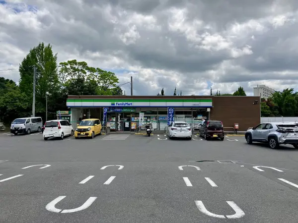 ファミリーマート市原有秋台店
