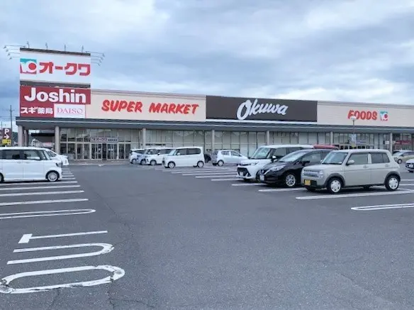 オークワ橿原真菅店まで徒歩6分です。駐車場があるため、お車でのアクセスも可能となっております。